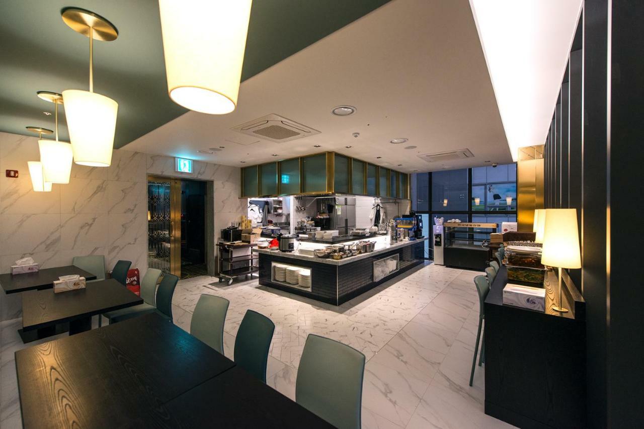 Best Louis Hamilton Hotel Changwon Esterno foto